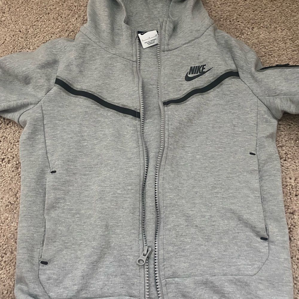 Nike Heather Gray Hoodie. Great condition. Smoke free home.